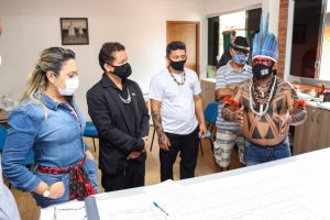 Imagem da notícia - Em encontro com lideranças indígenas, FEI e Sejusc discutem espaço para exposição de produtos