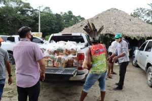 Imagem da notícia - Aldeias indígenas recebem ajuda humanitária do Governo do Amazonas, por meio da FEI