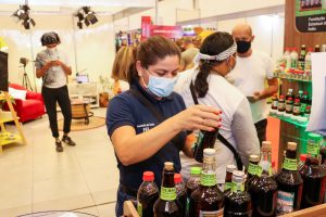 Imagem da notícia - Etnodesenvolvimento: ‘Cachaça do Índio’ é produzida por artesãos indígenas com ingredientes tradicionais