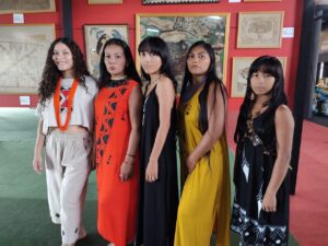 Imagem da notícia - Tendência: Desfile de moda indígena destaca arte originária no Centro Cultural dos Povos da Amazônia