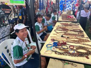 Imagem da notícia - Feira de artesanato indígena arrecada mais de 175 mil reais em vendas de produtos durante o Festival de Parintins