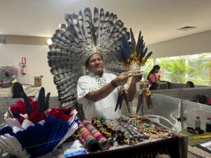 Imagem da notícia - Etnosustentabilidade:  Feira de artesanato indígena ganha destaque durante o evento cultural “Vozes da Floresta”