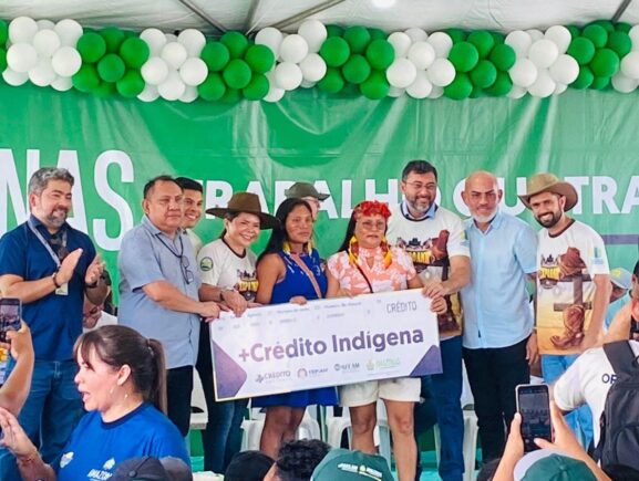 Governo do Amazonas realiza liberação de R$ 60 mil em crédito para empreendedores indígenas em Nhamundá