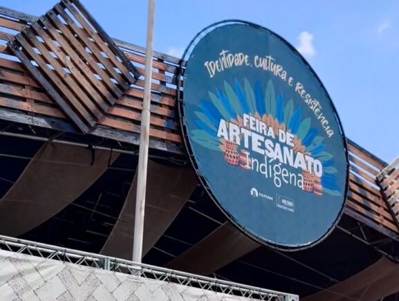 Festival de Parintins 2025: Feira de artesanato indígena da Fepiam movimenta mais de R$ 950 mil 